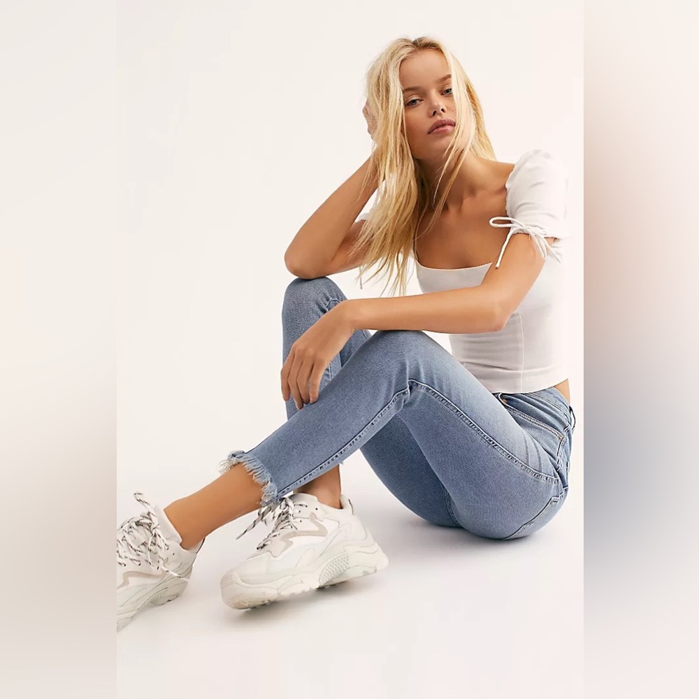 NWT Free People Raw High-Rise Jegging